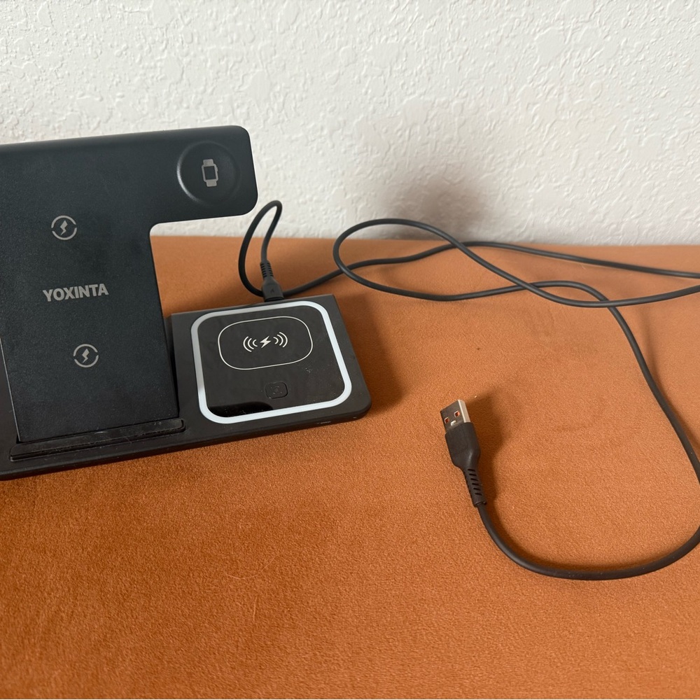 Yoxinta Black Wireless Charging Station